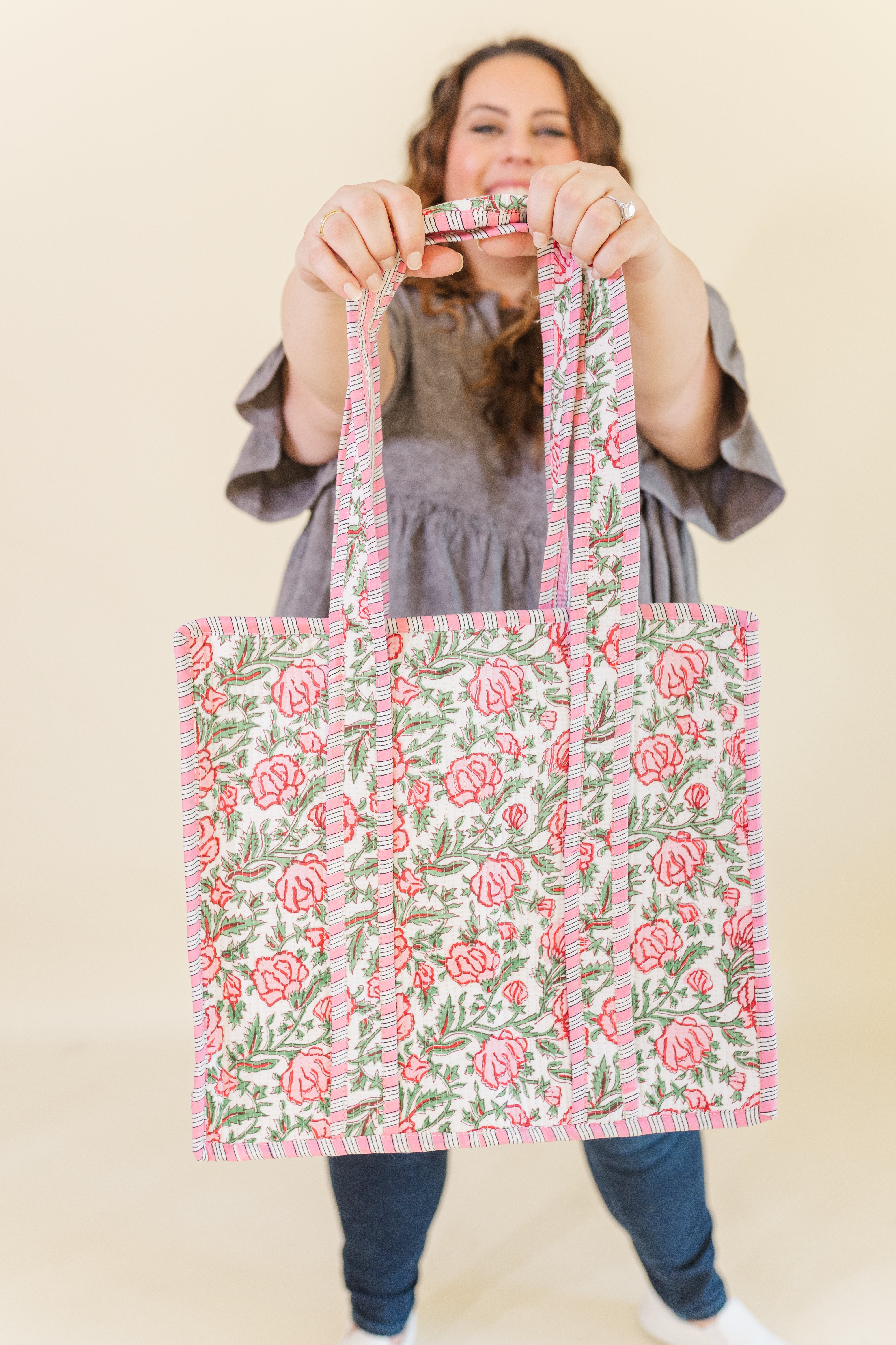 ★送料・関税込★Margarin Fingers★FLORAL QUILTED TOTE BAG★ 마가린핑거 FLORAL QUILTED TOTE BAG (CREAM) | 브랜드 중고거래