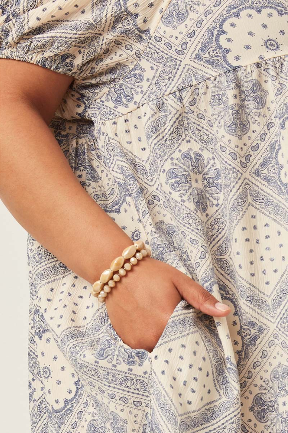 Adriana Quilt Print Puff Sleeve Dress in Oatmeal