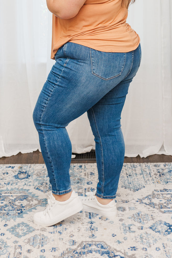 Nora High Waist Tummy Control Classic Judy Blue Skinny Jeans in Medium Wash