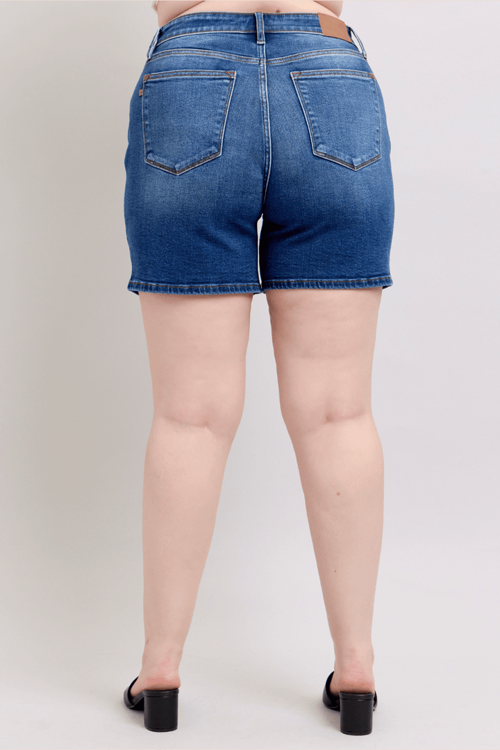 Avery Two Button Mid Length Dad Judy Blue Shorts in Dark Wash