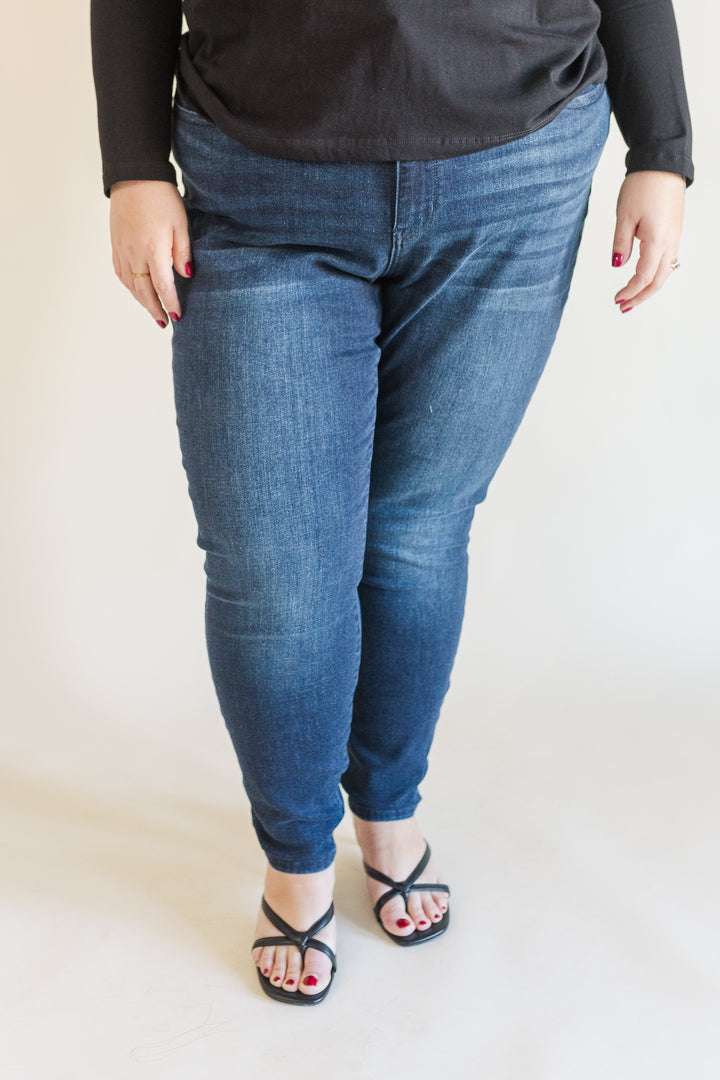 Yara Hi-Rise 29.5" Inseam Judy Blue Skinny Jeans in Dark Wash