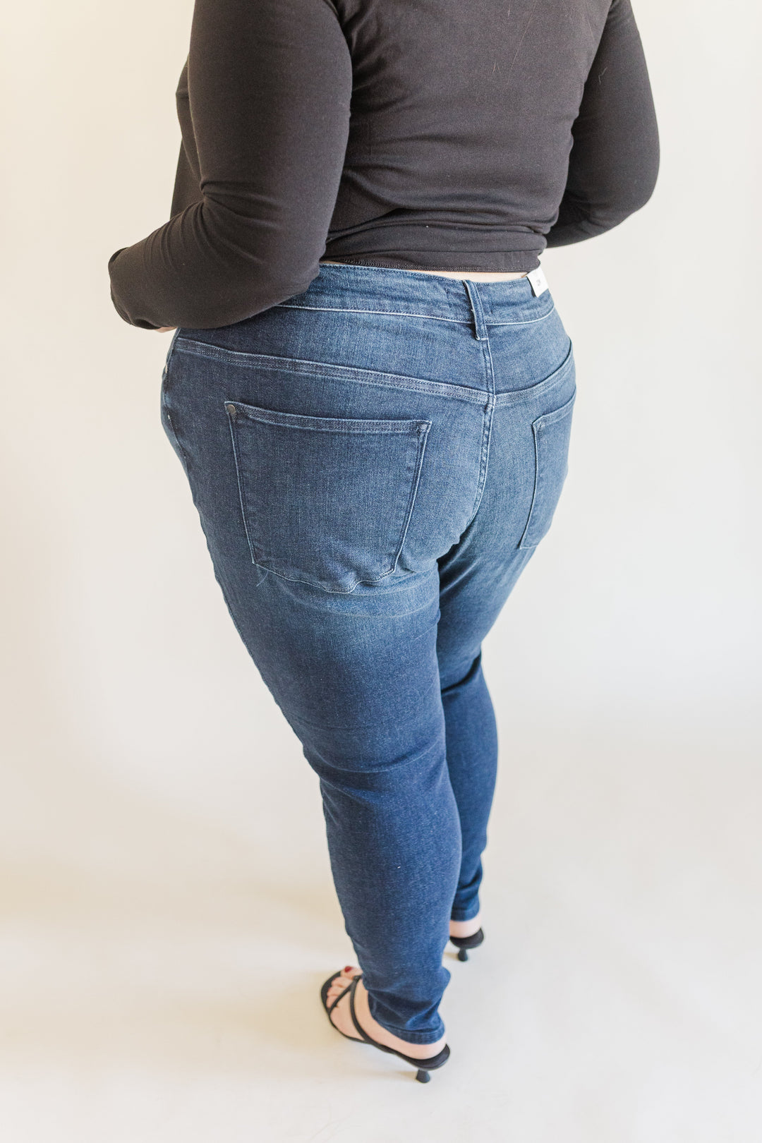 Yara Hi-Rise 29.5" Inseam Judy Blue Skinny Jeans in Dark Wash