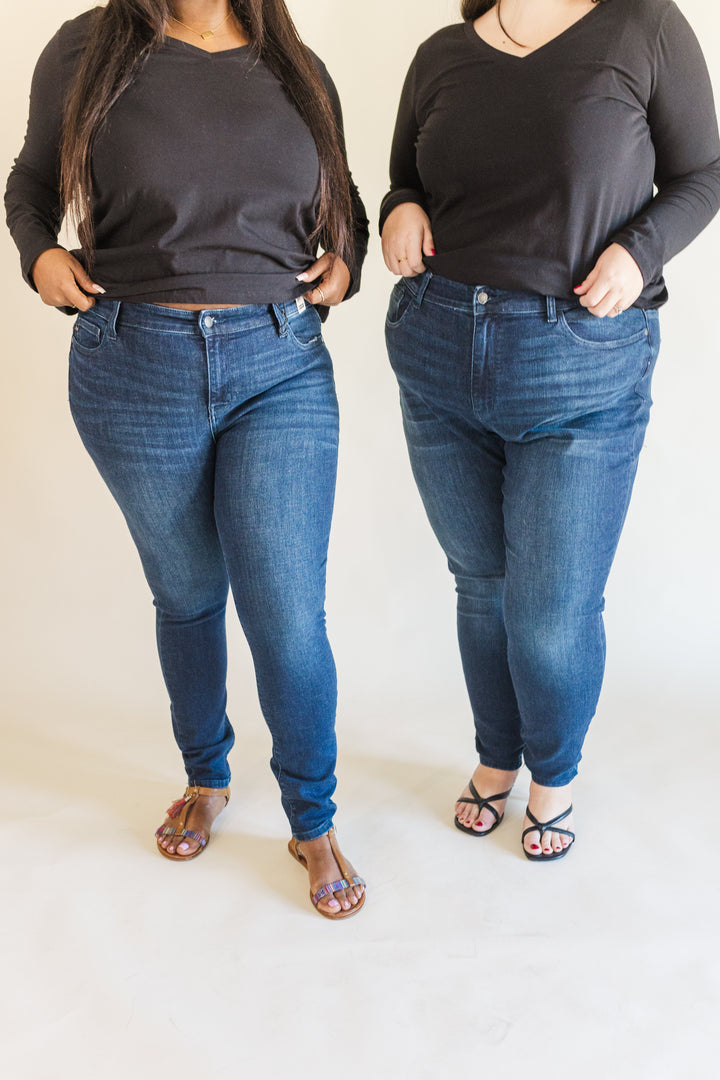 Yara Hi-Rise 29.5" Inseam Judy Blue Skinny Jeans in Dark Wash
