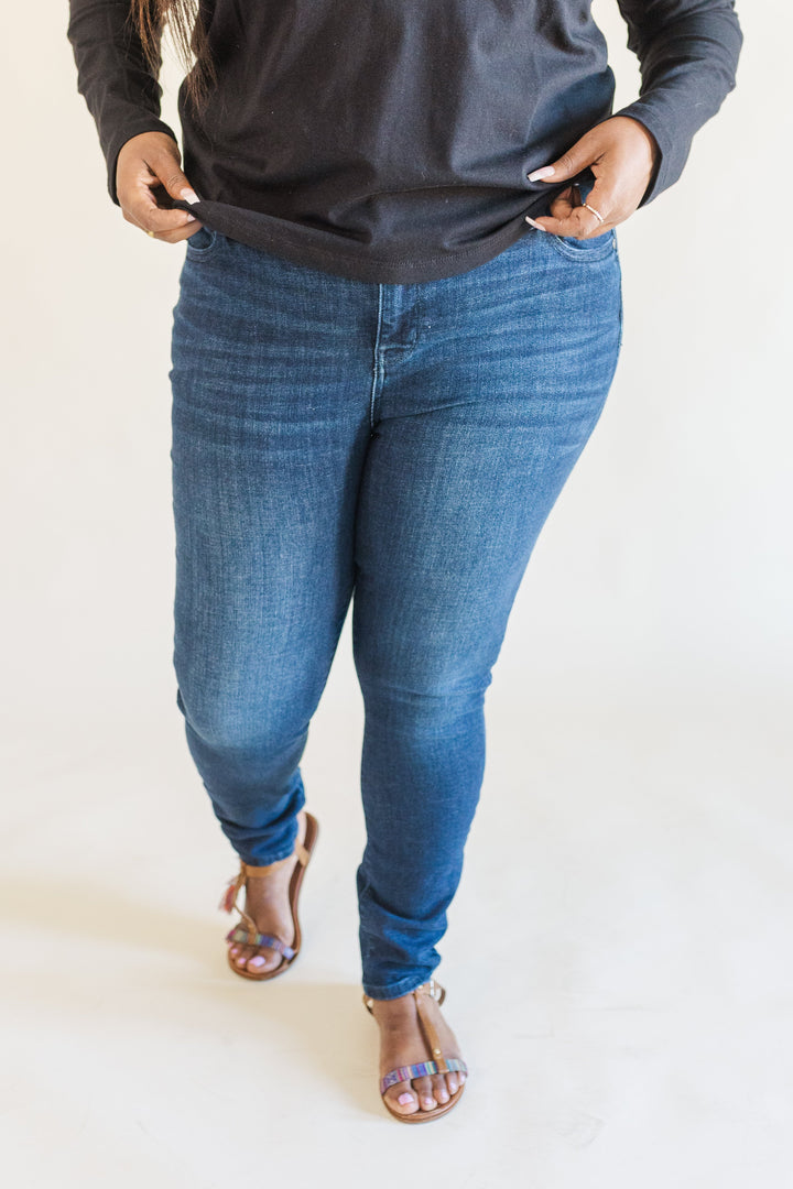 Yara Hi-Rise 29.5" Inseam Judy Blue Skinny Jeans in Dark Wash